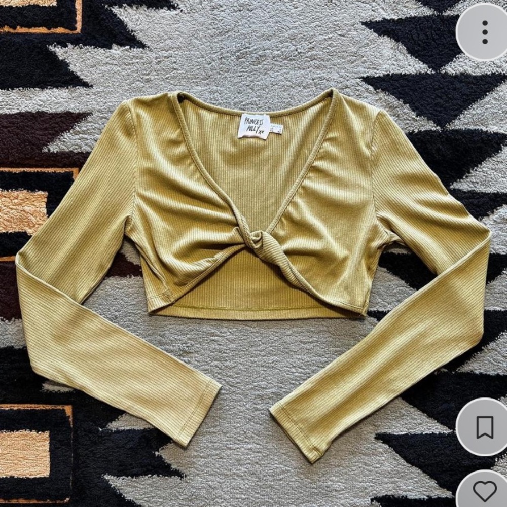 👉💚Princess Polly💚 Olive Green Long Sleeve Ribbed Crop Top
